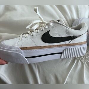 COPY - Nike Court Side Legacy Lift